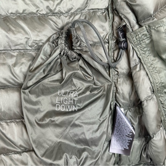Uniqlo Ultra Light Down Puffer Vest Packable Travel Outdoor - Picture 5 of 10